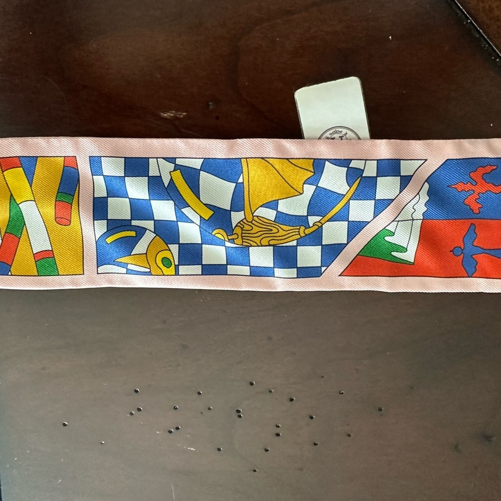 NWT Hermès Ladies Silk Bandanna/Twilly Scarf limited edition - Picture 7 of 9